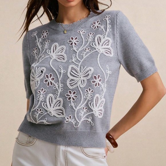 Classic Butterfly Floral Embroidered Knit Short sleeve top - Picture 5 of 6